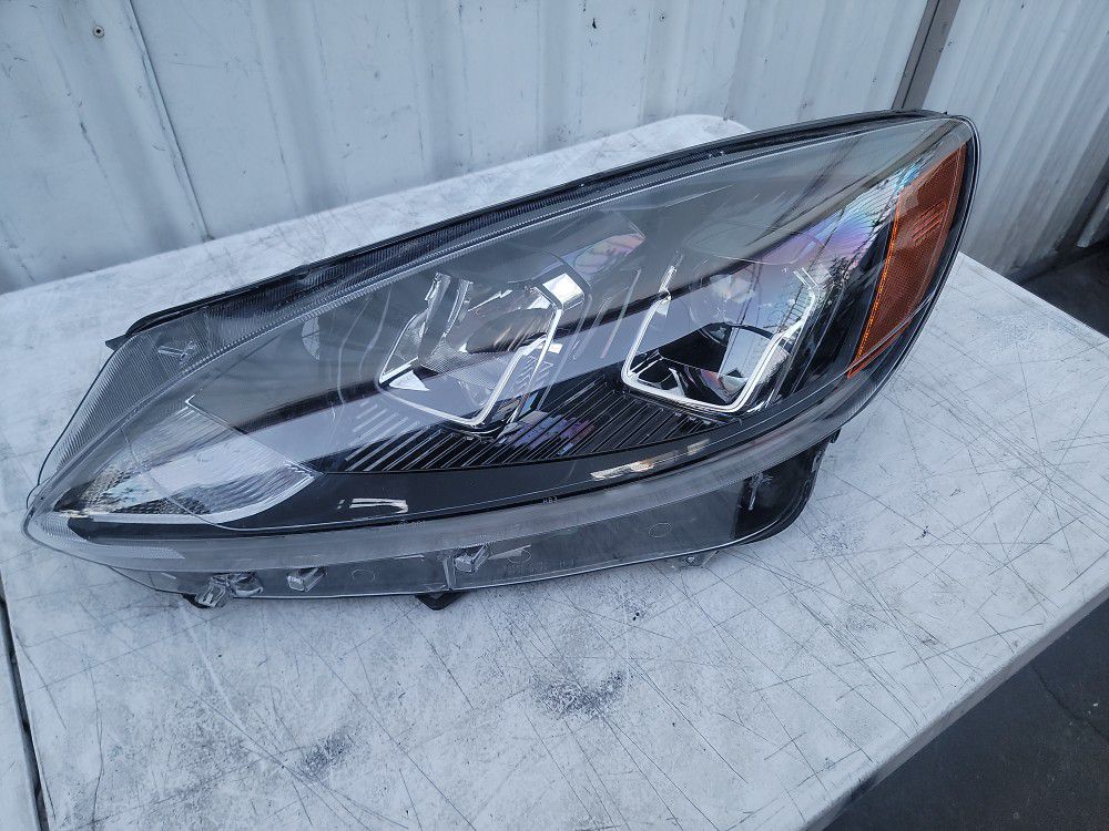 2020-2022 Ford Escape Headlight Halogen Lh Side Driver Side 