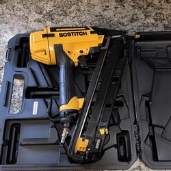 BOSTITCH BTFP72156 Smart Point 15GA FN Style Angle Finish Nailer Kit