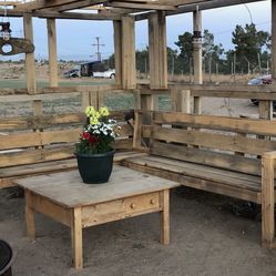Custom Outdoor Furniture 