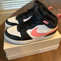 Nike Kids' Court Borough Mid 2 Sneakers 