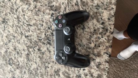 PS4 controller