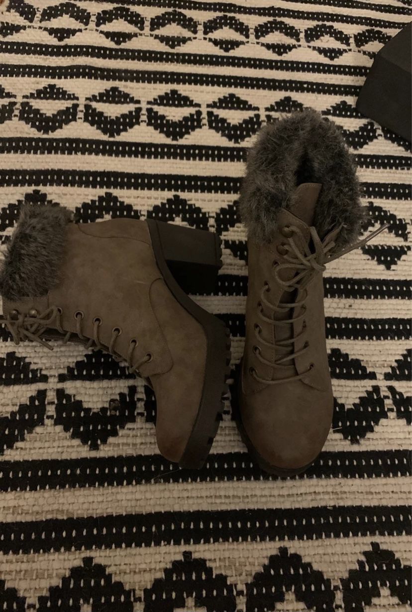 Heeled Winter Boots
