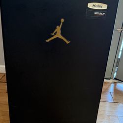 Haier Welbilt Mini Fridge