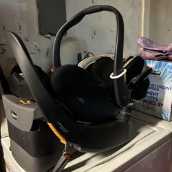 Chicco Bravo Baby Car Seat