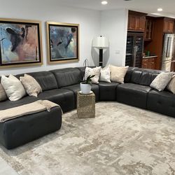 Leather Sectional w Powered Recliners