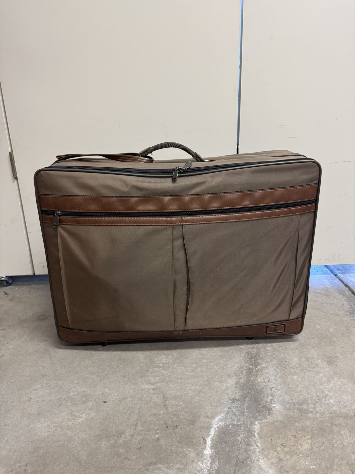 Travel Luggage 