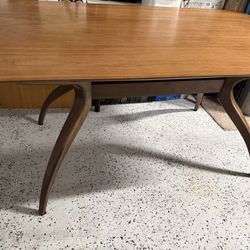 Dining Table With 4 Chairs Great Conditions 