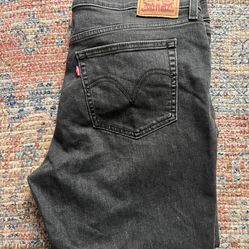 Women’s Levi’s 