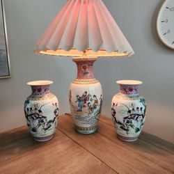 Chinese lamp and 2 vase porcelain set