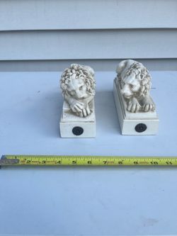 Resting Lions Bookends