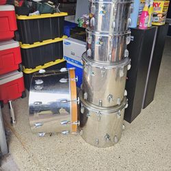 LUDWIG 1970’S CLASSIC STAINLESS STEEL DRUMS WITH TAMA DRUM THRONE