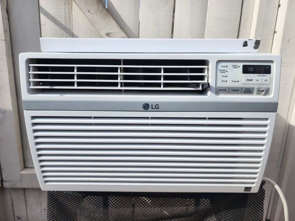 8000 Btu LG Window Air Conditioner With REMOTE