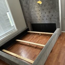 Queen Bed /free