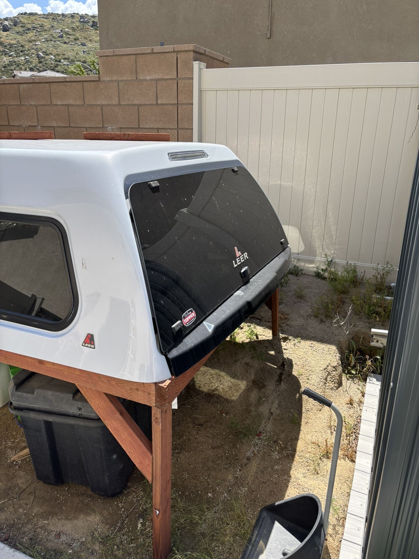 Leer Camper Shell