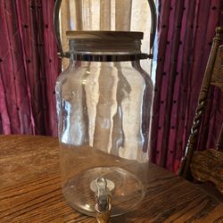 1.5 Gallon Glass Beverage Dispenser 