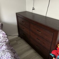 Queen bedroom set