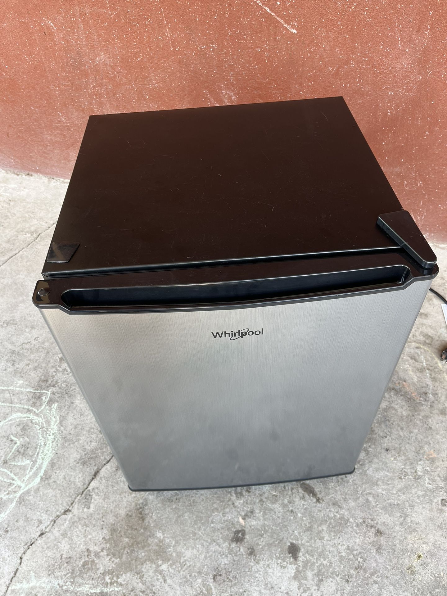 Whirlpool mini fridge