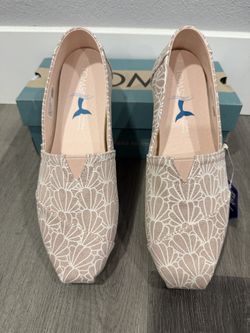 Toms