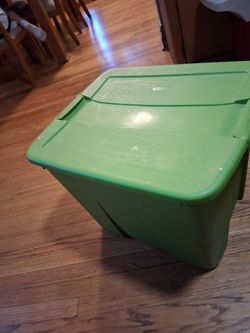 20 gal. Sterilite Container, cross posted North riverside