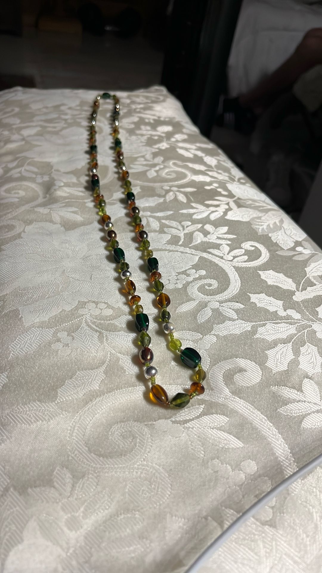 X-LONG GLASS NECKLACE