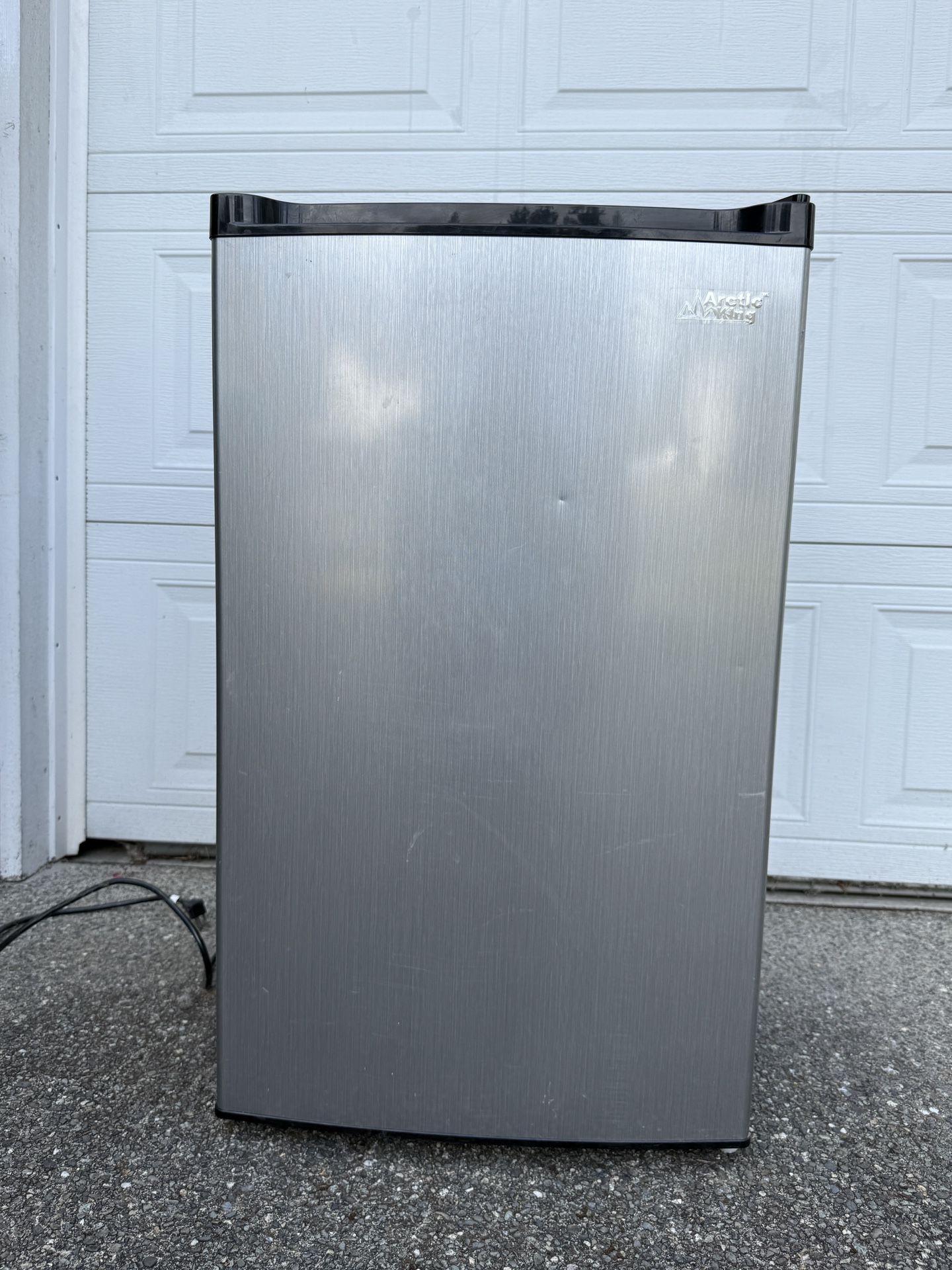 Arctic King Refrigerator 4.5 Cu.Ft.