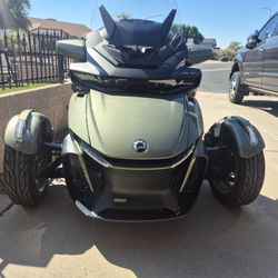 2021 Can Am Spyder RT Sea To Sky 2500 Miles!!