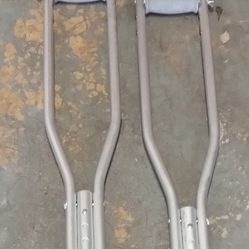 Crutches 