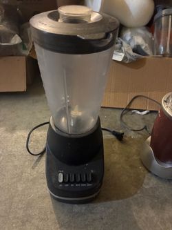 Black Countertop Blender with Clear Jar