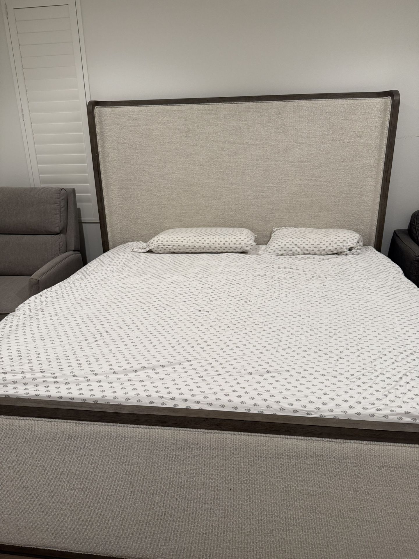 Mathis Home Solid Wood Upholstered King Bed Frame – Excellent Condition