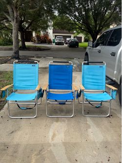 3 beach 🏖️ chairs