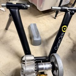 CycleOps Fluid2 Power Trainer