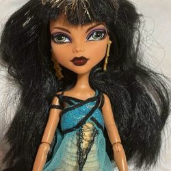 Monster High Cleo De Nile 2010 Collector Doll