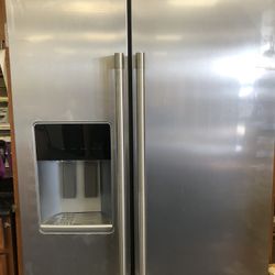 New Maytag Counter Depth Refrigerator 