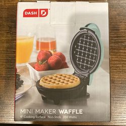 Mini waffle maker