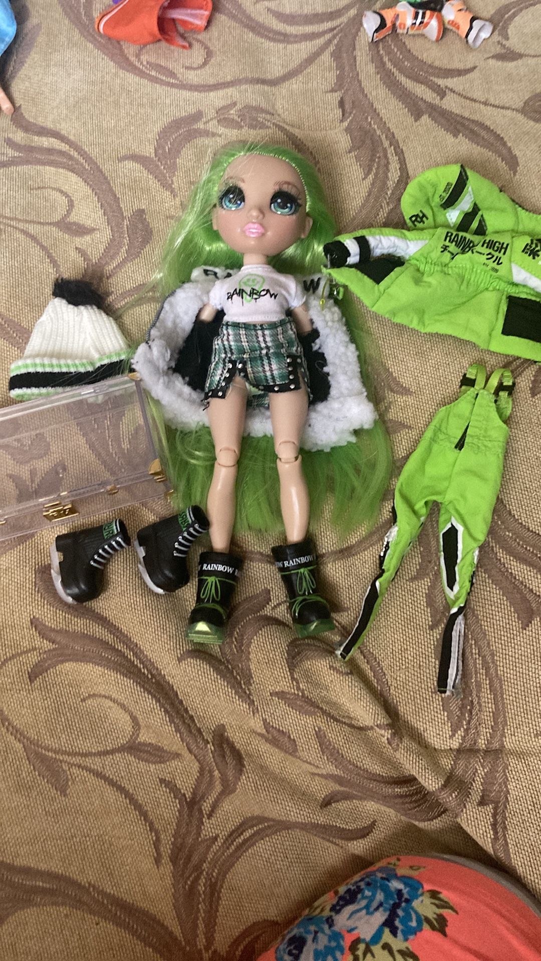 Rainbow High Jade Hunter Doll Bundle