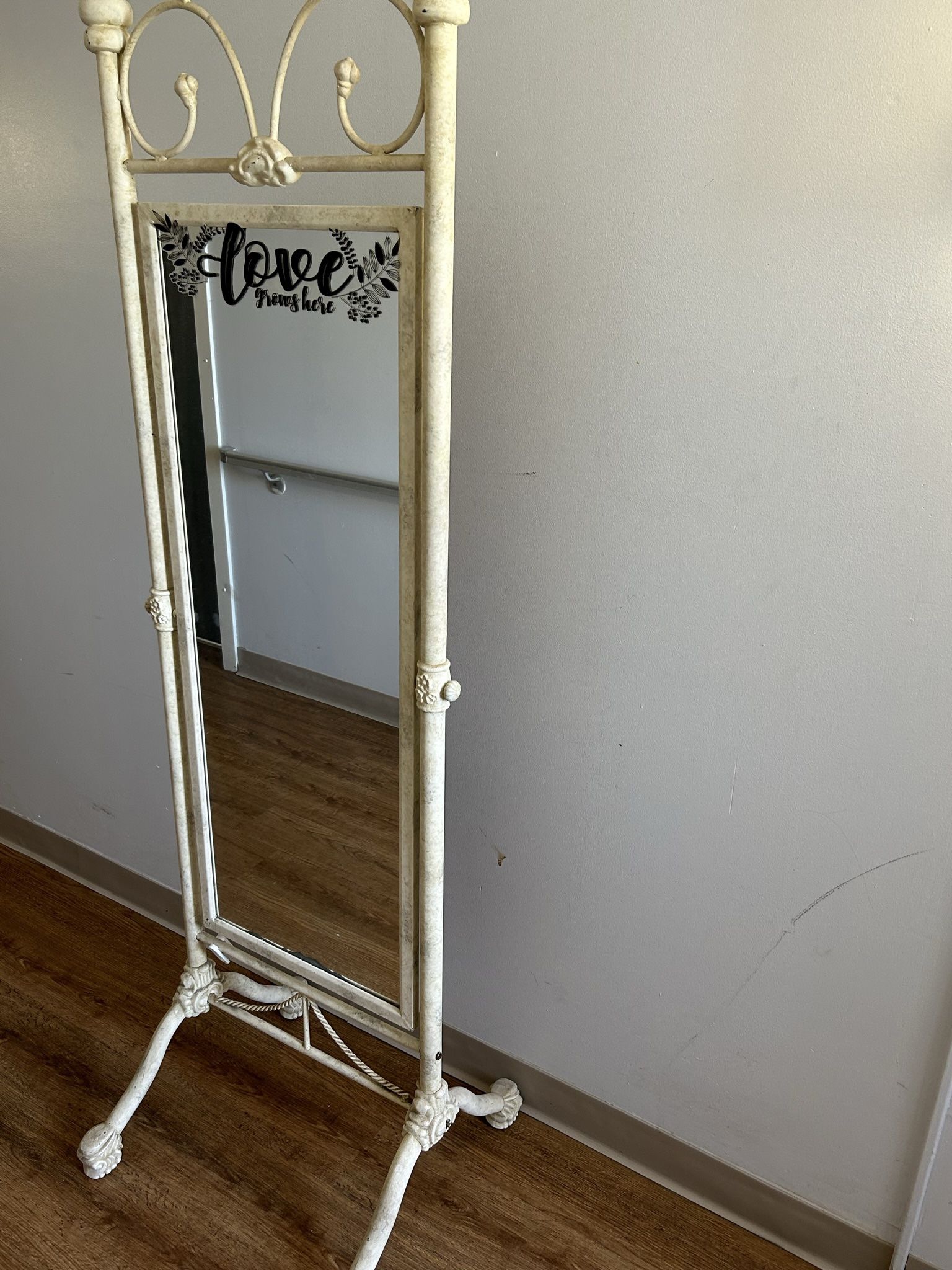 Full Length Mirror on Wheels