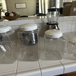 food containers 
