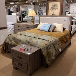 4 Piece Queen / King Size Bedroom Set ( Included Bed Frame , Dresser ,Mirror ,Nightstand )