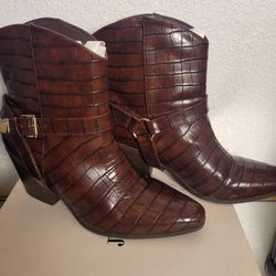 JustFab Elora Brown Crocodile Embossed Booties Size 9.5