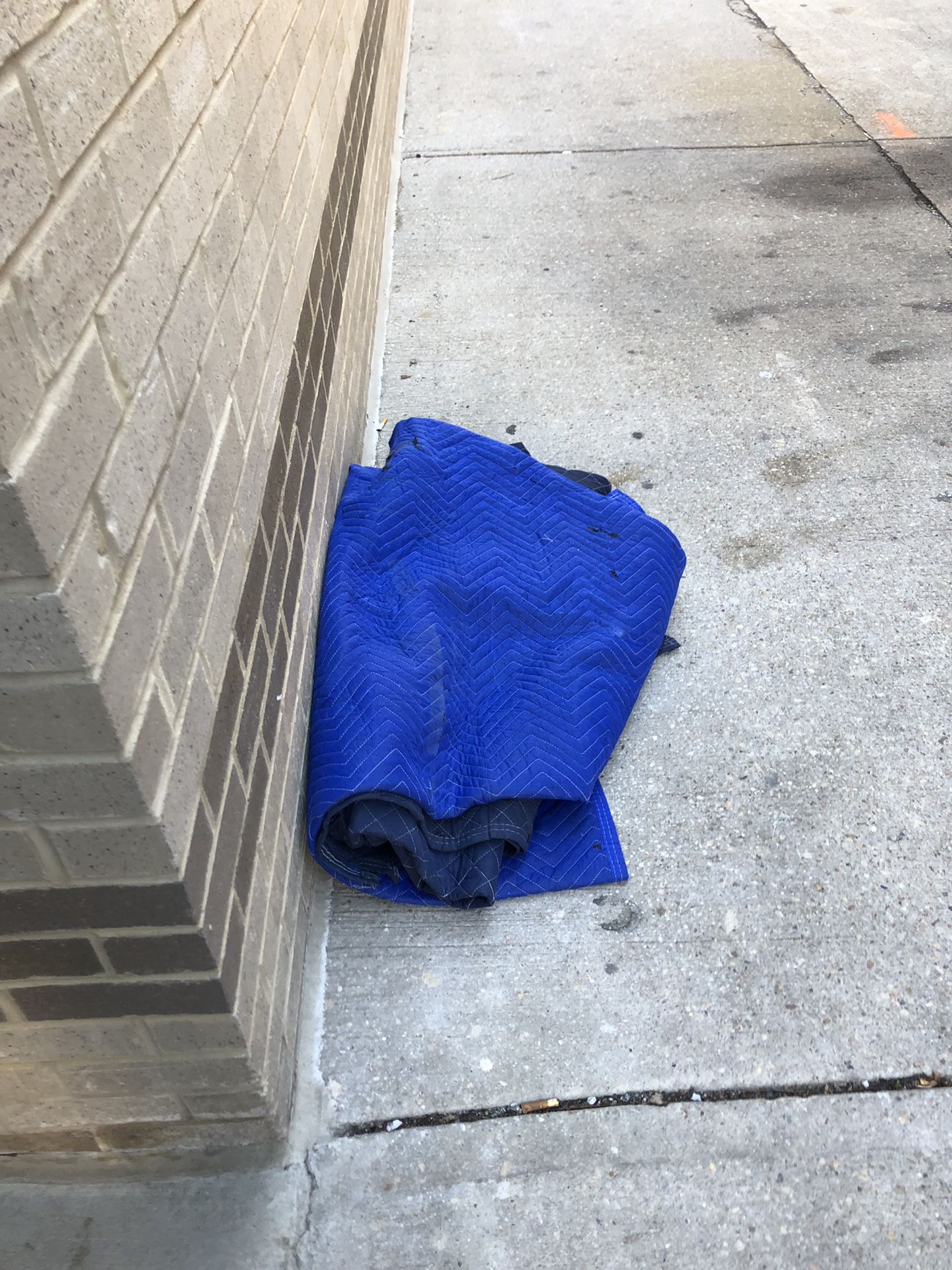 Free moving blankets