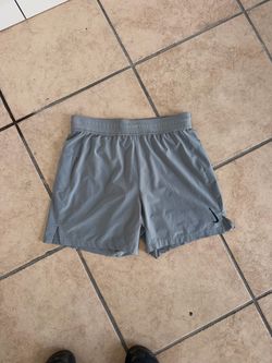Nike Dri-Fit Yoga 2-in-1 Training Shorts Mens Medium Grey Lined Running Stretch