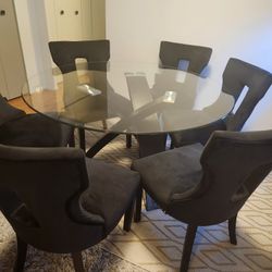 Dining Table And 6 Chairs 