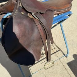 English Saddle 