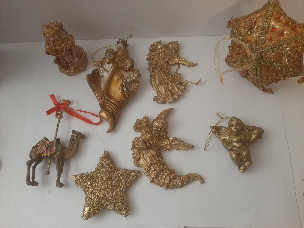 Lot of mixed Golden Ornaments