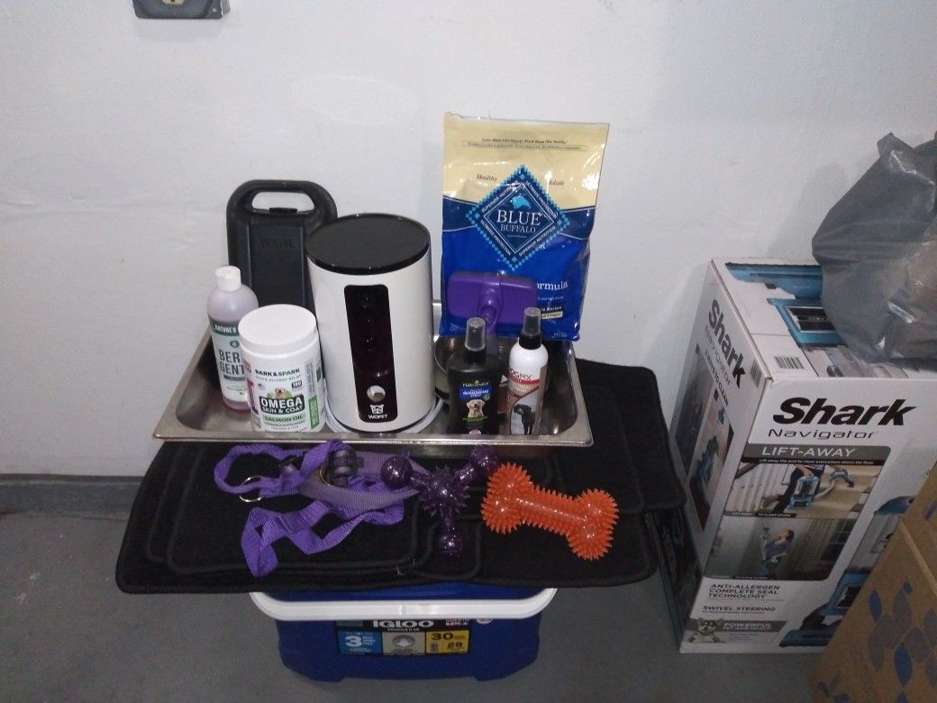 Dog  Camara And Food Dispenser