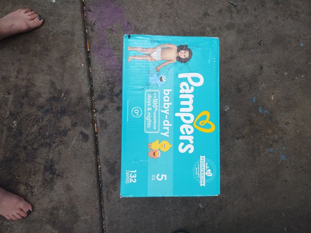 Pampers Size 5 132 Count