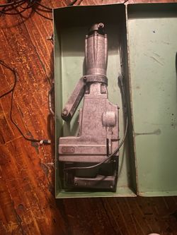 Makita demolishing jackhammer