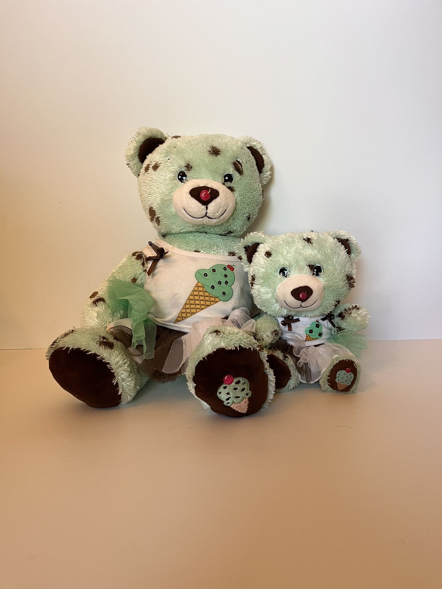 Build A Bear Baskin Robbins Mint Chocolate Chip 16" Bear Plush AND matching smallfry