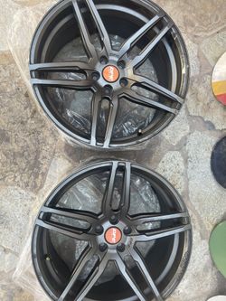 A Pair Of Rims Dpe Flowtech 20” Use $300 For The Pair Or Best Offer 