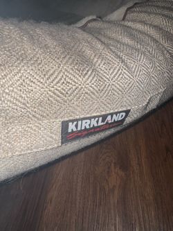 Costco dog bed large - gently used/FREE
